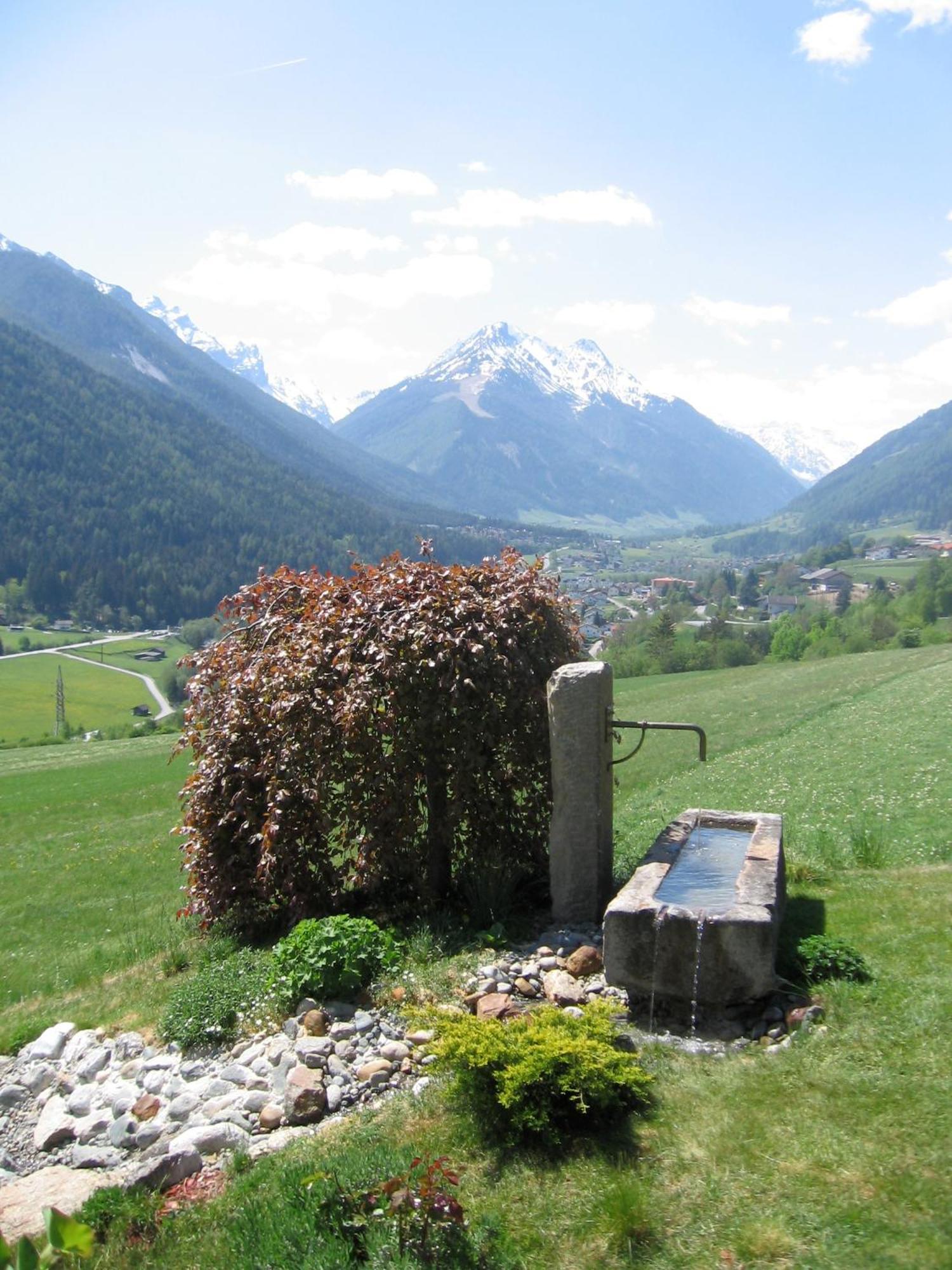 Apartamento Schlosserhof Telfes im Stubai Exterior foto